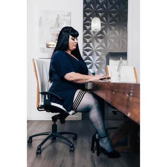 ДЕББИ - БЕДРЕННАЯ ГОРКА